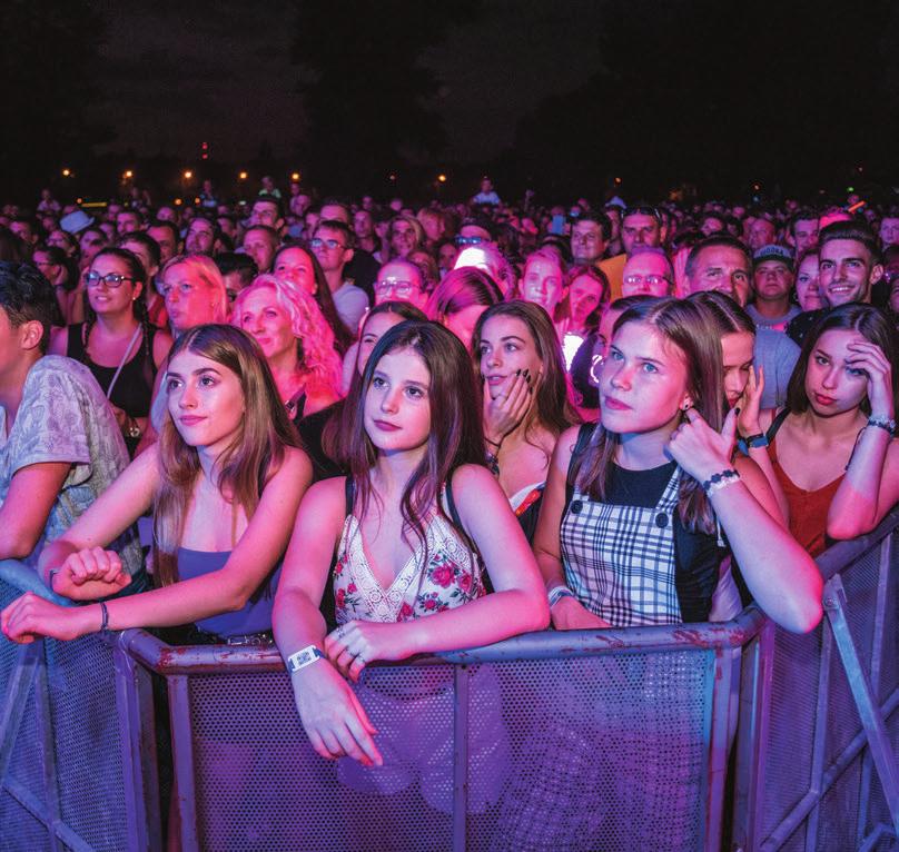 Szeged 7 Írjon nekünk! Problémája van? Érdekes a szomszédja vagy hallott egy különös történetet? Lencsevégre kapott egy jellemző szegedi épületet? Küldjön témát vagy fényképet.