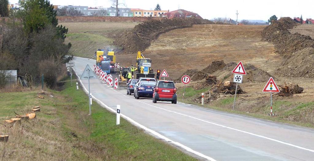 Nikdo z nás neměl zájem zůstat za pecí doma a propásnout jedinečnou událost, která v důsledku změní celé Opočno, a vyrazil na zahájení stavby obchvatu.