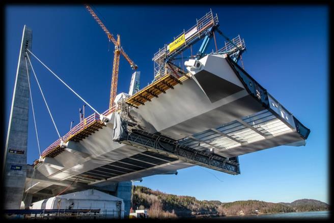 A következő előadásban is maradtunk a szigeteken: a Queensferry Crossing és a liverpooli Mersey híd feszítési rendszereiről Petr Sevcik és Pavel Vanek (VSL International Ltd)