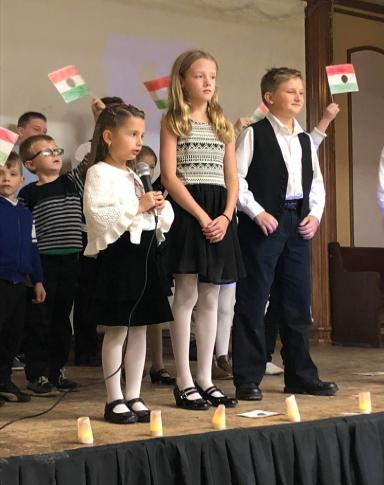 elnöknőnek és Vámos Györgynek, Filep Marika