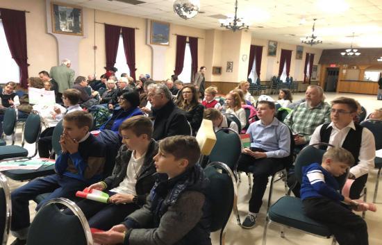 konferálásért, a Kossuth Táncsoportnak, a