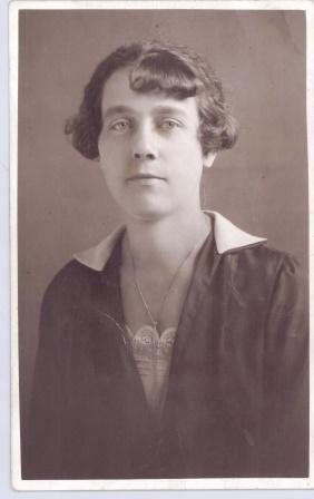 Benkó Kornélia, Murár Lajos és három leányuk, Valéria, Kornélia és Márta. 1928. k. Murár Lajos. 1913.