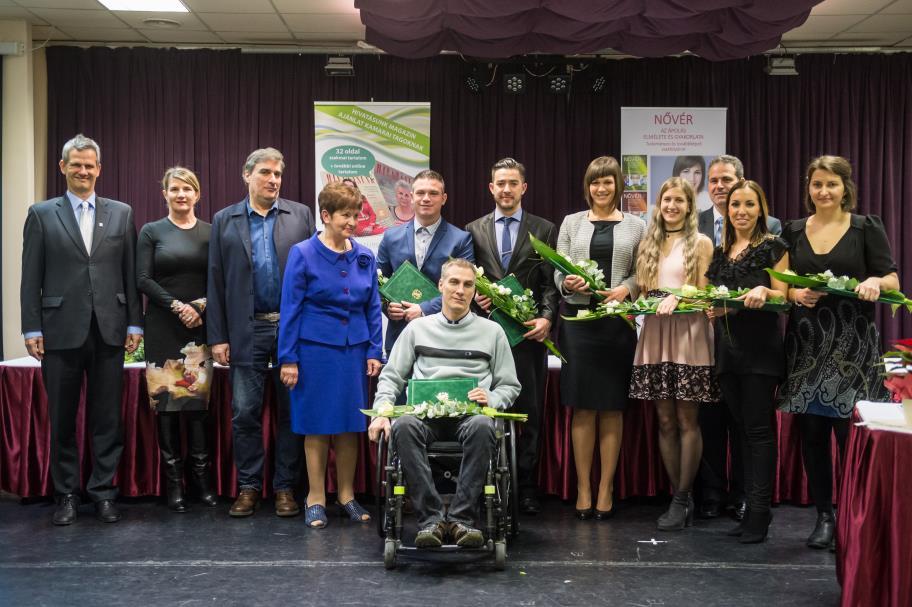 Az idei évben a VELED MÁSOKÉRT a szakdolgozók utánpótlásáért indított kamarai kampány filmforgatásában résztvevő szereplőket is köszöntöttük, akik fáradságot nem kímélve, professzionális módon adták