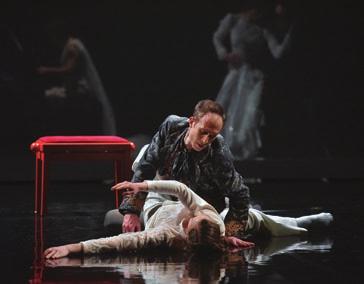 aki Daniel Stern álnéven romantikus regényeket írt - d Agoult gróf felesége volt.