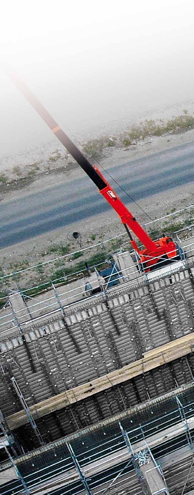 Mammut 350 A Mammut teherbírással bizonyít Akár 100 kn/m² frissbetonnyomás-felvevő képesség a teljes felületen A Mammut, az a nagyfelületű, viszont moduláris felépítésű keretes zsalu, mellyel a MEVA