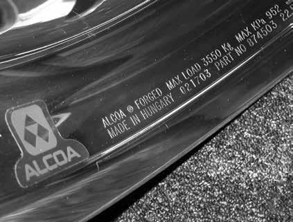 1996 és 2009 közt gyártott kerekek ALCOA FORGED MAX LOAD 3550 Kg (kerék terhelési index) MAX KPa 952 T-DOT (maximális felfújási nyomás) T-DOT (FMVSS 120 jelölés) JWL-T (szimbólum, japán ütközési