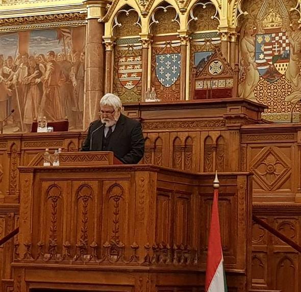 Marek Jędraszewski érsek laudációját Molnár Imre történész, Esterházy János életének kutatója, Paulisz Boldizsárét pedig Budai László művelődésszervező, a Misszió Tours