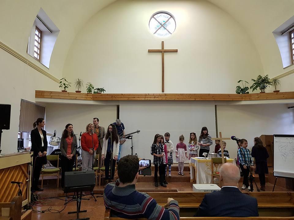 d) Húsvéti ünnepség a Rákoshegyi Baptista Gyülekezet imaházában Buskó András: tájékoztatja a megjelenteket, hogy 2018.