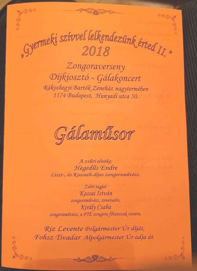 e) Bartók Zongoraverseny gálája a Bartók Zeneházban Gyermeki szívvel lelkendezünk érted II. címmel rendeztek zongoraversenyt a Rákoshegyi Bartók Zeneházban.