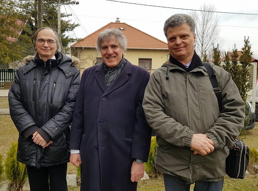 A zsűri tagjai: a Liszt- és Kossuth-díjas zongoraművész, Hegedűs Endre; Kassai István és Király Csaba zongoraművészek A fiatalok versenyrepertoárjuk egy-egy darabját mutatták be a közönségnek.