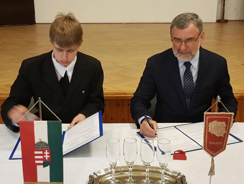 A tolmácsolási feladatokat Buskó András, Budapest Főváros XVII. kerületi Lengyel Nemzetiségi Önkormányzatának elnöke látta el.