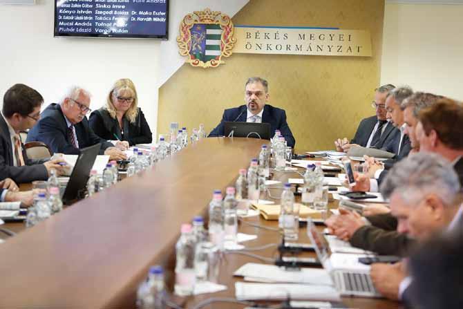 2019. február KÉPVISELŐI HÍRLEVÉL 3 A megyei közgyűlési munkámból A Soros-tervvel kapcsolatos állásfoglalásról is döntöttek a megyegyűlésen A Békés Megyei Önkormányzat Közgyűlése határozatban foglalt