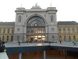 is megtörtént, a munkák az állomásfejlesztési program részeként 2019-ben is folytatódnak. Budapest Keleti pályaudvar 2019-ben a pályaudvar nagyobb területén jelentősebb karbantartási munkákat végzünk.