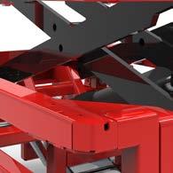 An additional wheel placed in the middle of the cart allows the cart to be handled easily.
