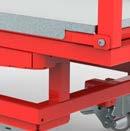 KLT KÉZIKOCSIK KLT TROLLEYS IRÁNYÍTÓLEMEZEK GUIDING SLANTS A kézikocsik speciális kialakítású oldalai biztosítják az egyszerre ergonomikus és biztonságos rögzítést.
