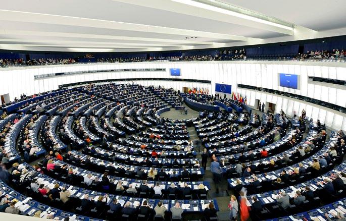 AZ EURÓPAI PARLAMENT Az Európai Parlament az egyetlen olyan nemzetközi intézmény a világon, melynek tagjait általános választójog alapján közvetlenül a polgárok választják.