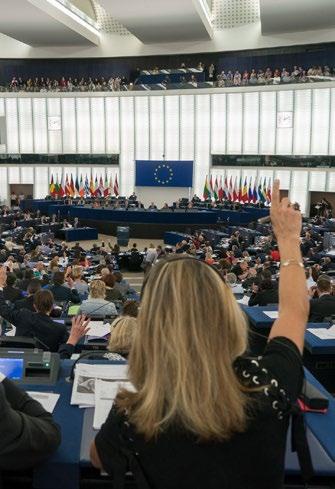 Előzetes foglalás nem szükséges. Egyéb csoportokat az Európai Parlamentben dolgozó kollégáink fogadnak, az Európai Unió összes nyelvén.