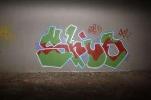 2 Graffitivel dekorálták a felüljárót A veszprémi rendőrök elfogták a bűncselekménnyel megalapozottan gyanúsítható 20 és 19 éves fiatalokat. A rendőrségre 2018.