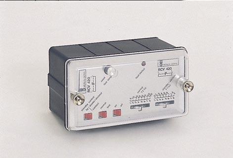 A Statimax egy elektronikus beállítófelülettel rendelkezik, három gyûrûs feszültségillesztô transzformátorból, egy zérussorrendû transzformátorból és egy, az elektronikát és a kis fogyasztású Mitop