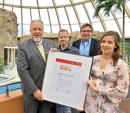 Foto: IHK/Grundmann Europass-Mobilitätsnachweisen, die IHK-Hauptgeschäftsführer Dr.