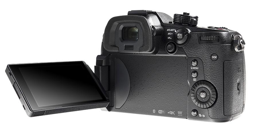 Egy másik eltérés a GH5 és a GH5S között a mikrofon bemeneti csatlakozása. A GH5S-nél ez már szabványos vonalbementként is használható, aminek jelszintjét a készülék menüjében tudjuk beállítani.