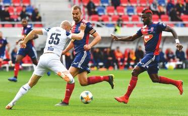 hu ALCSÚT A K A D É M I A ALCSÚT A K A D É M I A MECCSIDÉZŐ ÍGY ÁLLUNK MOST GYŐZELEM A KÖVESD ELLEN, FONTOS PONT FEHÉRVÁRON A PUSKÁS AKADÉMIA FC 2018 2019-ES MÉRKŐZÉSEI AZ NB I-BEN Komjáti András