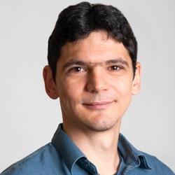 000 db, magyar nyelvű honlappal rendelkező, forintban árazó és kosaras rendszerben üzemelő webáruház együttese alkotja.