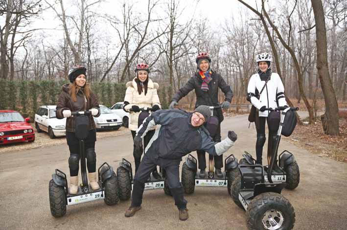 Az E-scooternek is nagy sikere volt The E-Scooter was a great success as well küzdhetett egymás ellen.