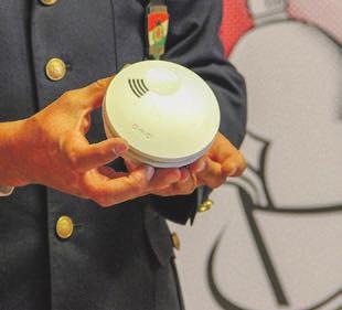 Aki megtanul egy szakmát, az másképpen fog nézni azokra a szakemberekre, akik szintén saját maguk által hoznak létre dolgokat. Tudják értékelni a belefektetett munkát mondta el nyitóbeszédében dr.