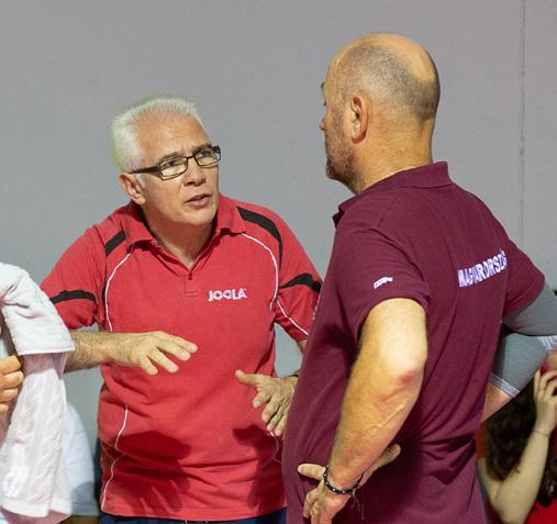 MIKLÓS NÁNDOR férfi és női válogatott CURLING Nándor saját idejét, pénzét és kapcsolatait bevetve a világ legjobbjai közé juttatta a magyar válogatottat, mind