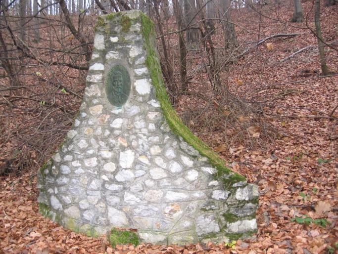 szeptember 14-én (vasárnap) 11 órára a Helyiipari forráshoz Dr. Zsigmondy Emil (1861-1885) orvos, az Alpok kutatója, világhírű hegymászó.