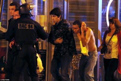 A kép hatása: megindító A kép által megjelenített toposzok: szenvedés 14. F89. A kép forrása: http://www.dailymail.co.