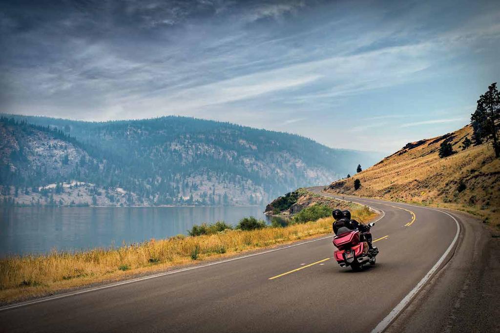 A LUXUS TÚRÁZÁS MŰVÉSZETE Túlzás nélkül állíthatjuk: a Honda Gold Wing Tour a tökéletes túramotor.