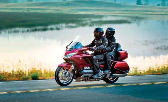 HSTC HONDA SELECTABLE TORQUE CONTROL Az alapkivitel hagyományos váltóval kerül forgalomba, azonban a
