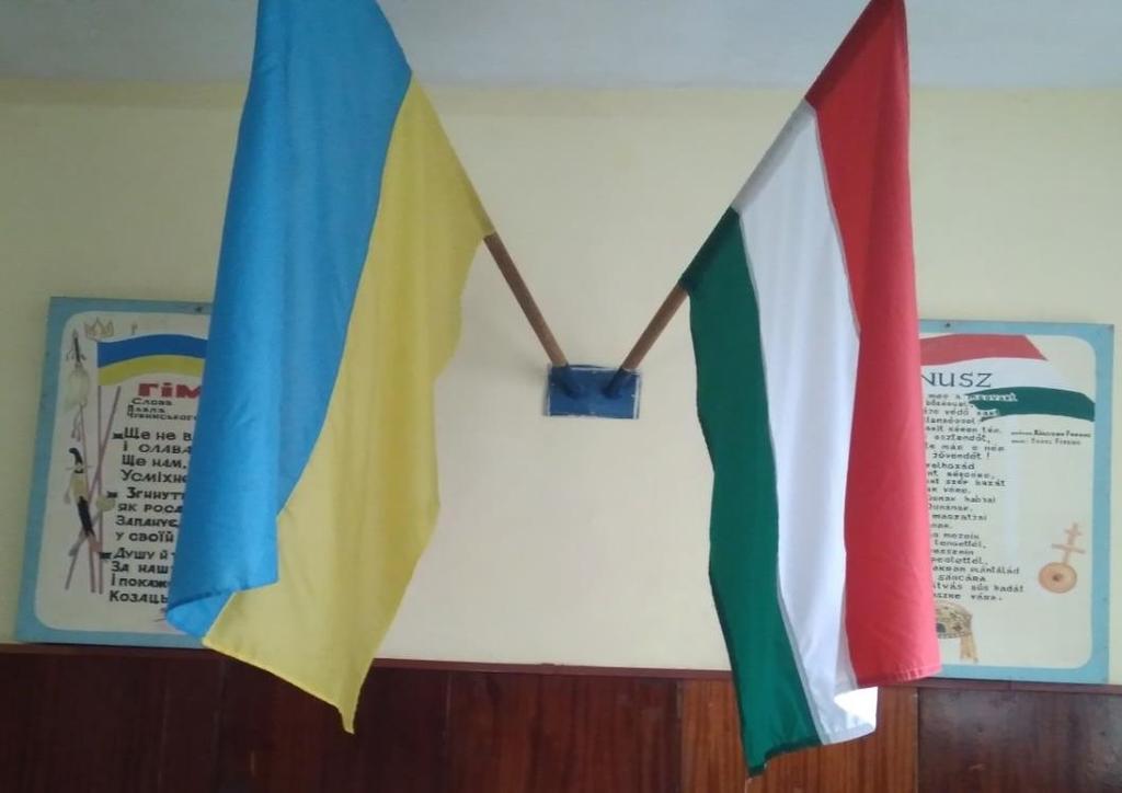 szimbólumok mellett a nemzeti szimbólumok is megjelennek.