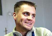 1999-ben érettségizett, majd