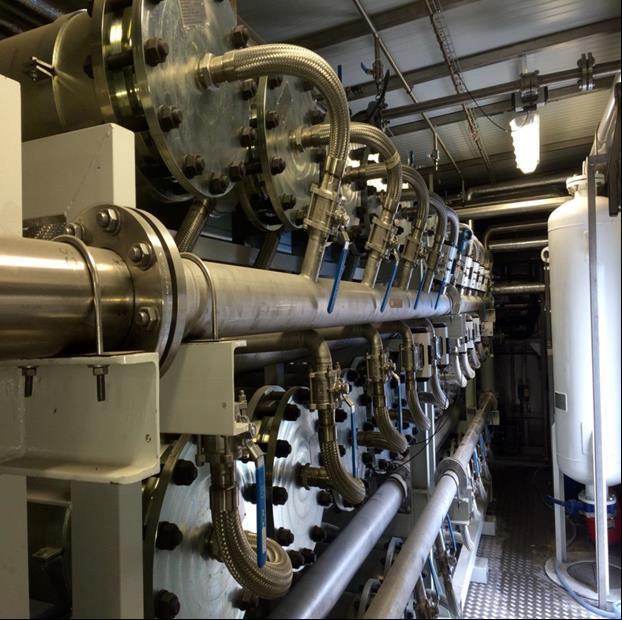 7. ábra Biogáz tisztító berendezés Kaposváron [23] A 7. ábrán a konténerben lévő CO 2 leválasztást végző többlépcsős membránsor látható.