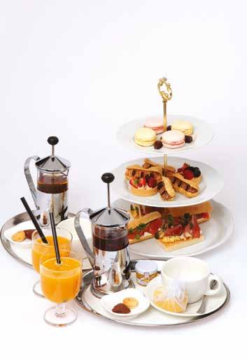 sütemények, tea vagy kávé, frissen facsart narancslé) 1, 3, 4, 5, 7, 8, 10 EURO 60 HUF 19500 EXTRA OFFER TWO GLASSES OF NEW YORK ROSÉ PROSECCO EXTRA AJÁNLAT