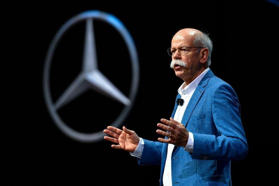 DAIMLER BENZ (MERCEDES BENZ) JÓSLATAI Tesla, a Google, az Apple konkurencia Uber taxitársaság gépkocsi tulajdon