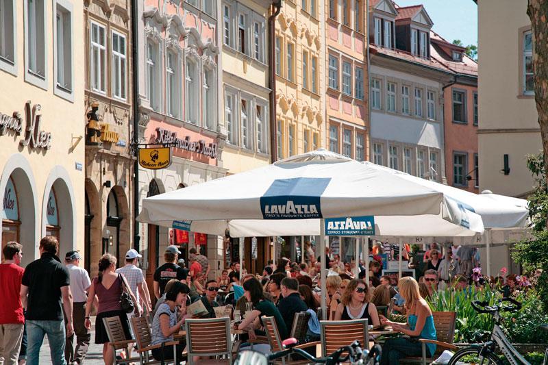 Fitnesztréning Bamberg Óvárosában Célja: az 1993-ban Világörökséggé vált belváros megújítása, megélénkítése Módszer:
