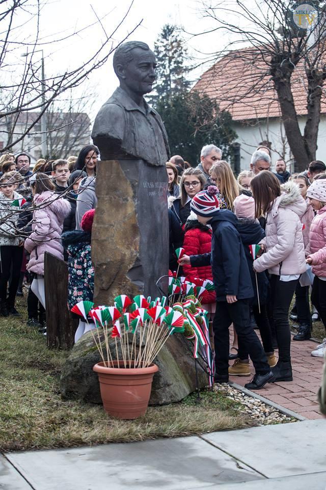 Az országos szavalóverseny nagy érdeklődésnek örvend: az ország 22 településéről, 26 általános iskola, köztük 12 református fenntartás alatt működő intézmény mintegy 100 diákja versenyzett 7