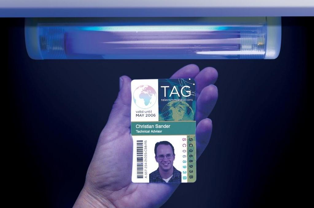 Procontrol UV biztonsági jel opció Speciális fluoreszcens panellel rendelkező (lásd: YMCFK) színes festékszalag segítségével a színes nyomat fölé egy csak UV fényben látható réteget tud húzni, melyre