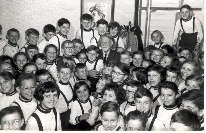 Kodály Zoltán a loránffysok gyűrűjében Lorántffy Zenei 1955-63 Csoportképek - Lorantffy Zenei 1955-63 http://www.lorantffy.net/tanarakr.