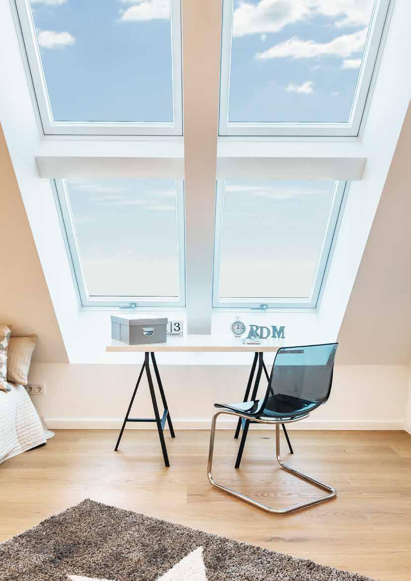 Meisterstück Designo R6 Designo R6 billenő tetőtéri ablak, alsó kilinccsel és 3-rétegű üveggel Nyitásmód A szellőztetés egyszerű és biztonságos Billenő nyitásmód A Designo R6 középen billenő