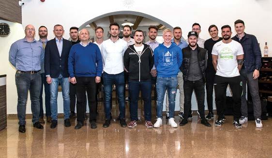 MAGYAR KUPA ALUMNI SZERTEFOSZLOTT KUPAÁLMOK Büntetőpárbajban kikapott és kiesett együttesünk a Magyar Kupa negyeddöntőjében.