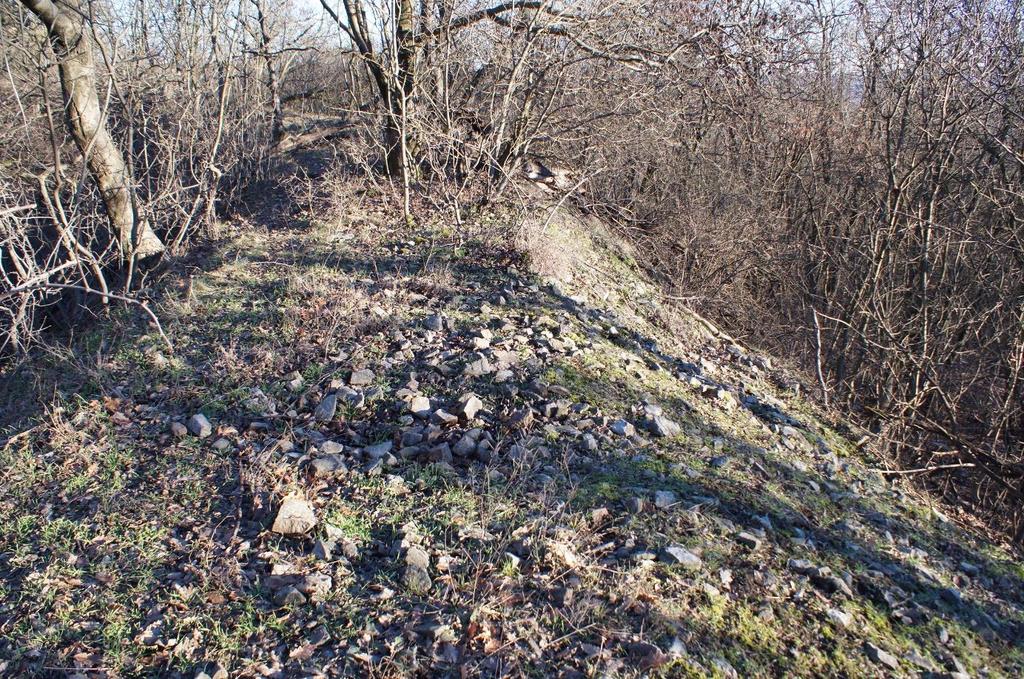 tévesztett bombák súlyos károkat okoztak a zúzóműben. (A hidat végül a visszavonuló német csapatok robbantották fel.