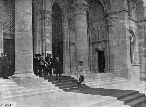 FERENC JÓZSEF ÉS AZ ORSZÁGHÁZ AZ ORSZÁGHÁZ ÉS FERENC JÓZSEF miniszterek, valamint a külföldi diplomaták és hölgyeik számára tartottak fönn. Fél 12 órára volt összehívva az országos ülés.
