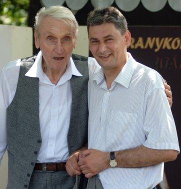 Megújítjuk a zöldfelületet és minden korosztály számára alkalmas közösségi teret hozunk létre.