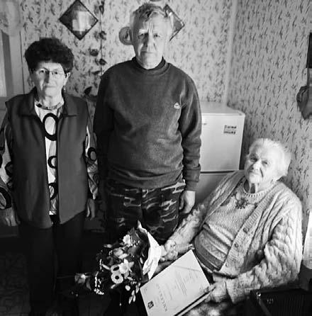 5. oldal 90 éves születésnapi köszöntések Márciusban több csengelei lakos is ünnepelte 90. születésnapját.