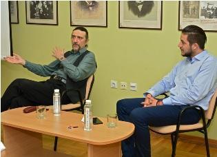 szakos tanára.